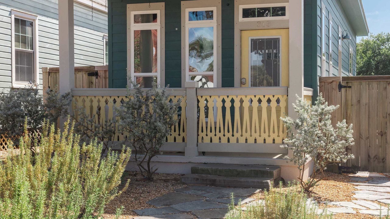 Photo of Outdoor in Old East Hill