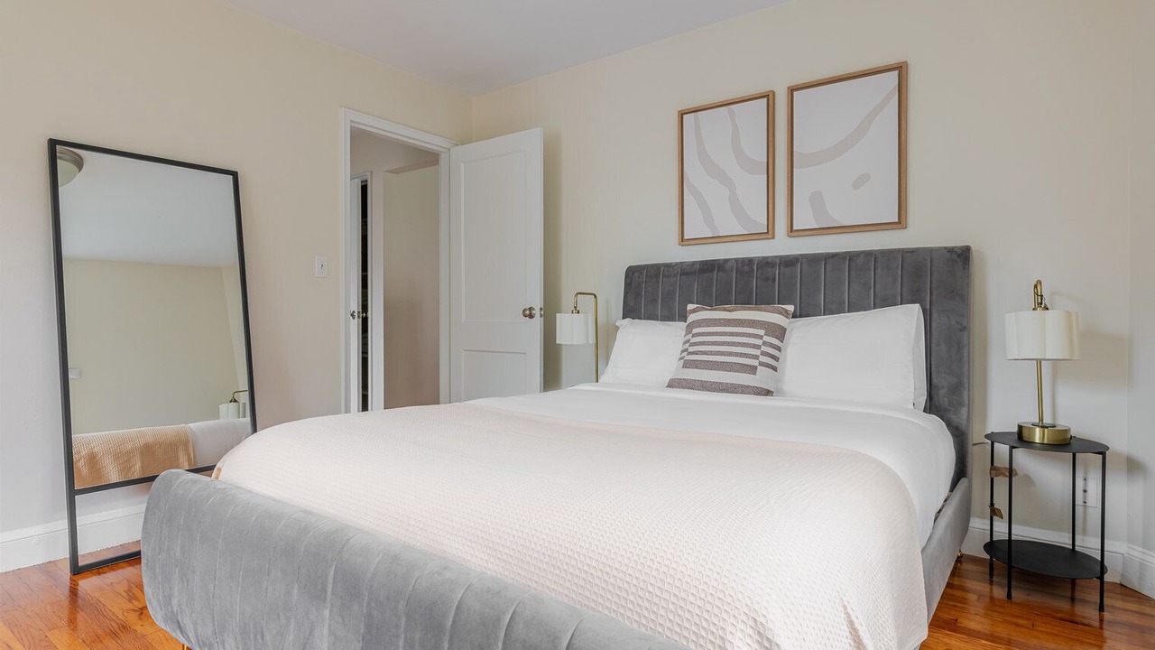 Photo of Bedroom in Central Square