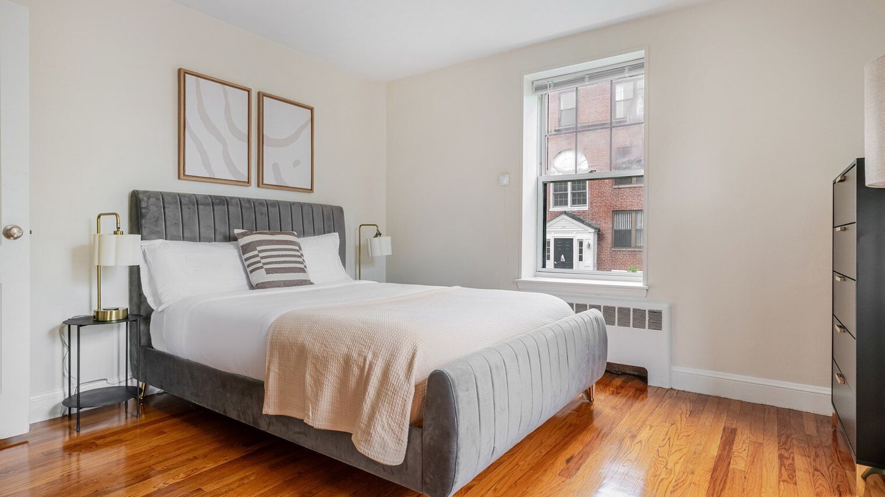 Photo of Bedroom in Central Square