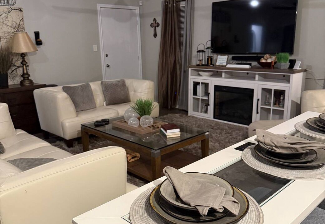 Photo of Livingroom in Cleveland