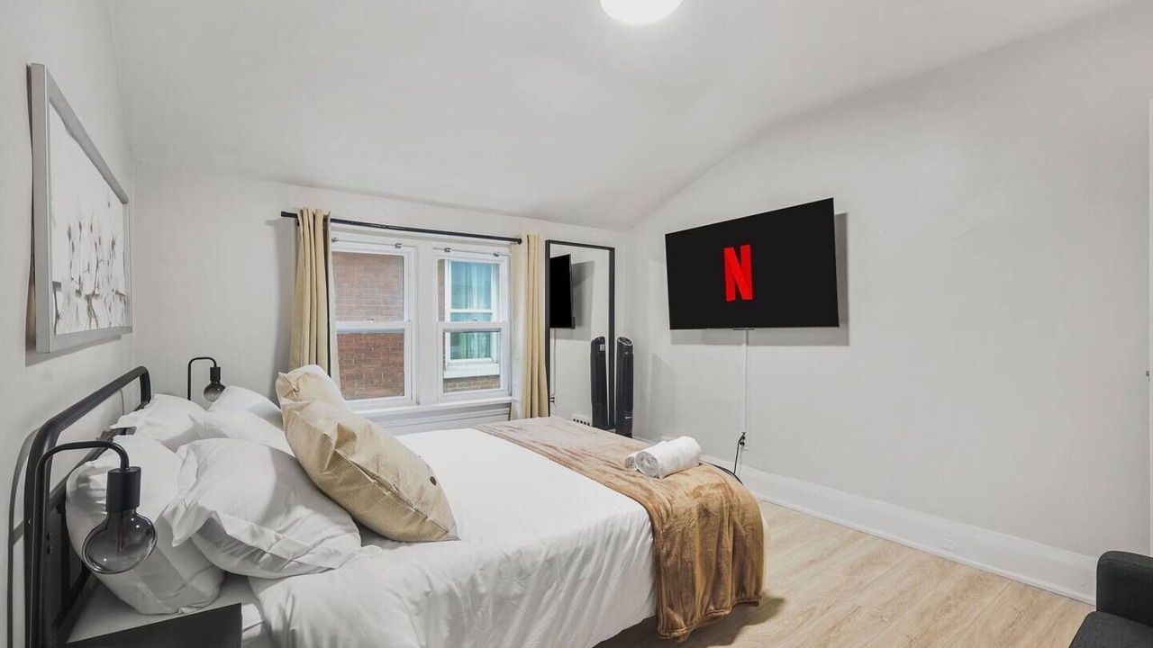 Photo of Bedroom in Lakeview