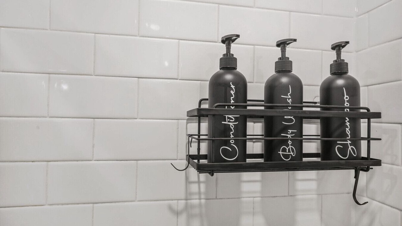Photo of Bathroom in Lakeview