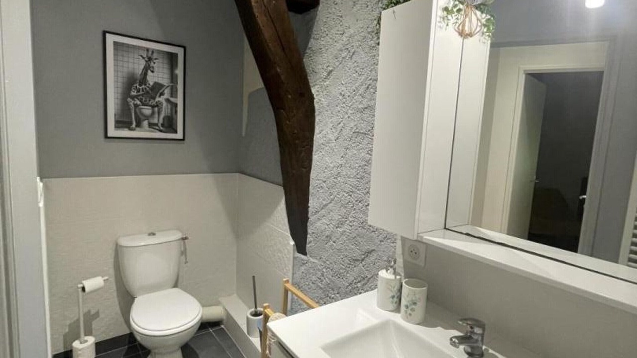 Photo of Bathroom in Ballan-Mire