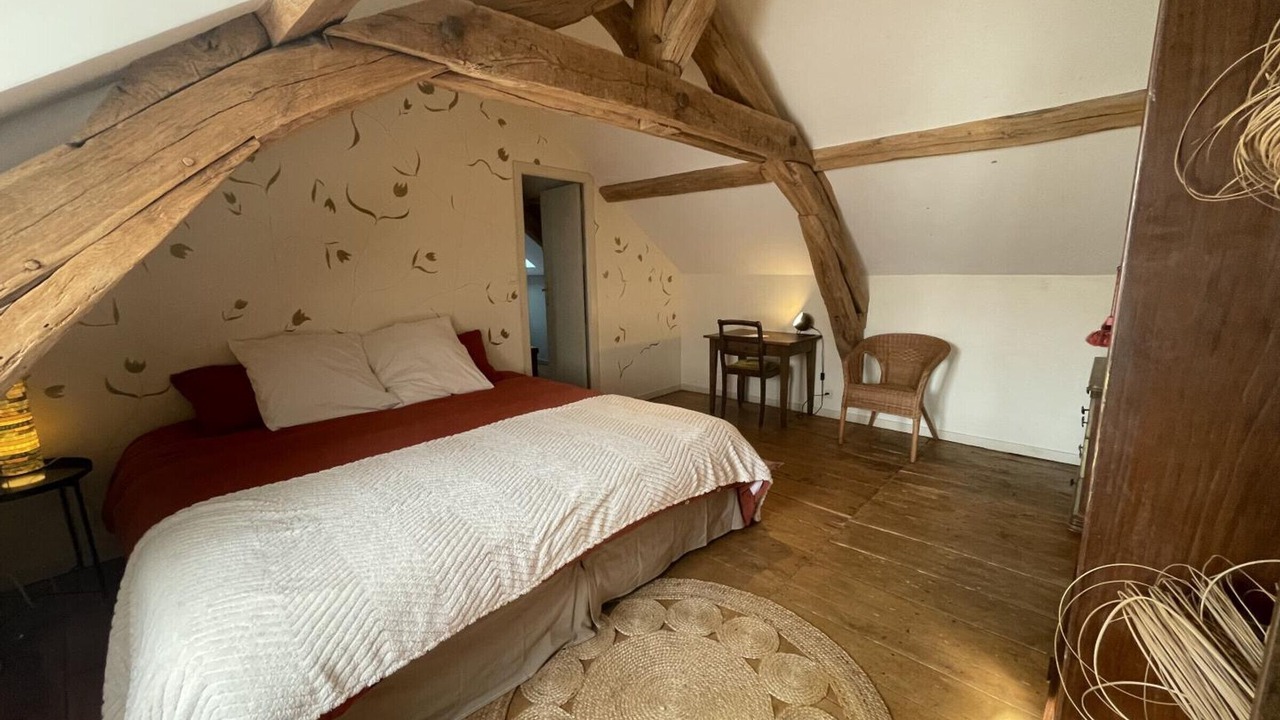 Photo of Bedroom in Ballan-Mire