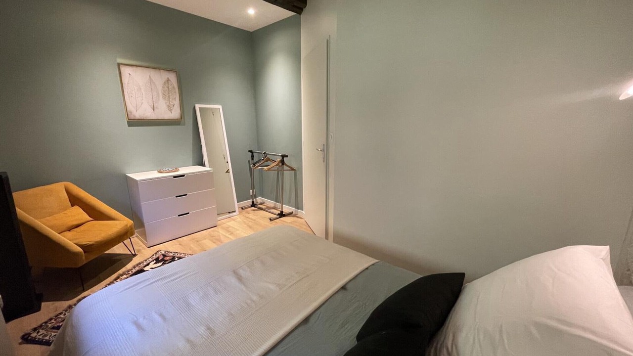 Photo of Bedroom in Ballan-Mire