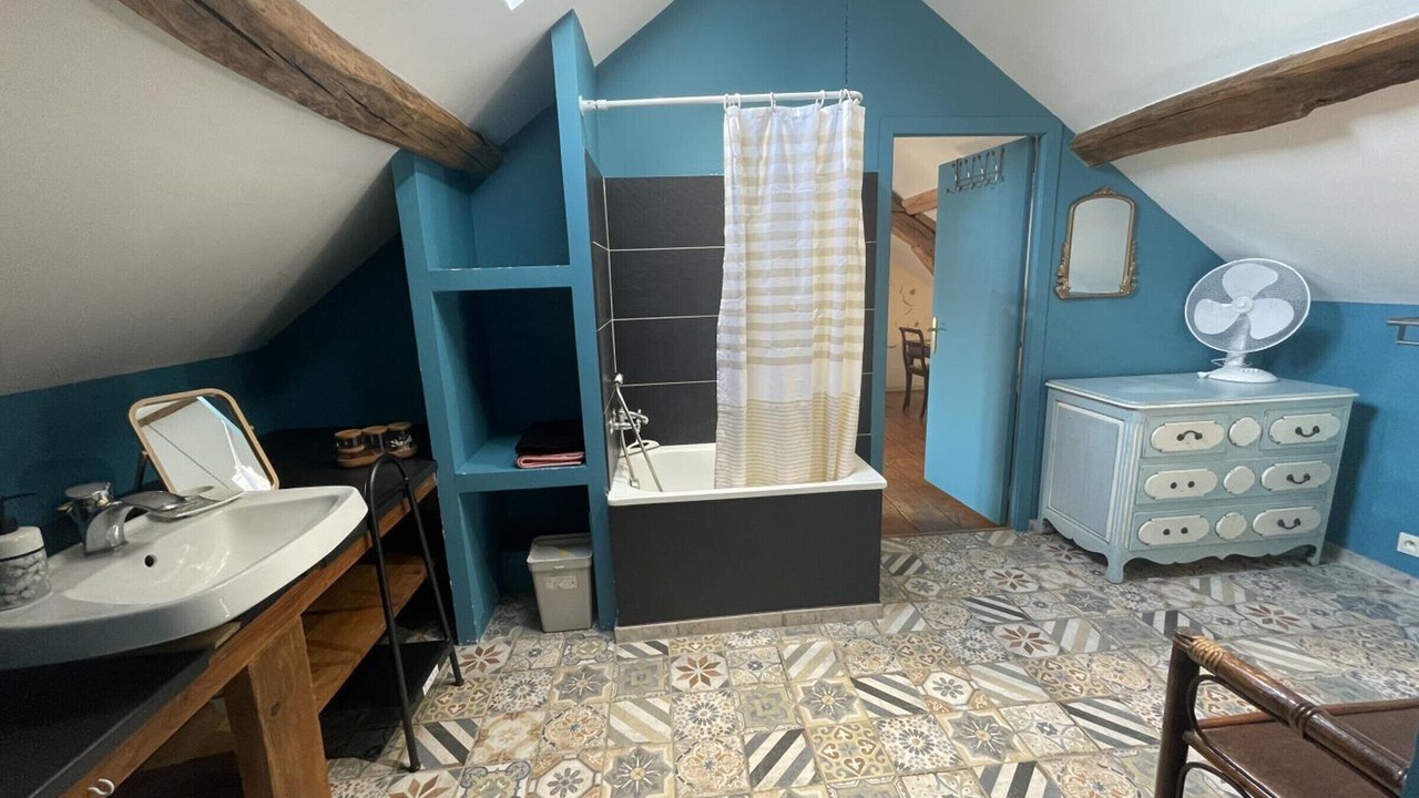 Photo of Bathroom in Ballan-Mire