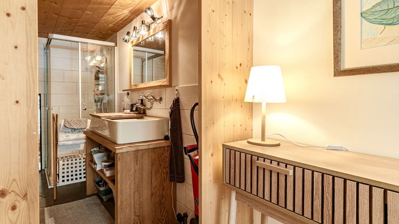 Photo of Others in Jaun