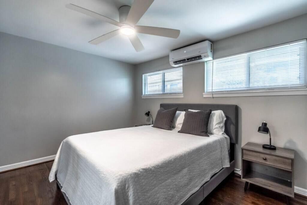 Photo of Bedroom in Neartown