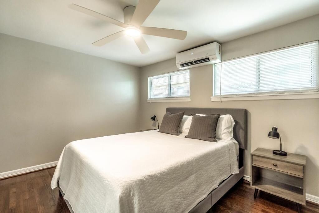 Photo of Bedroom in Neartown