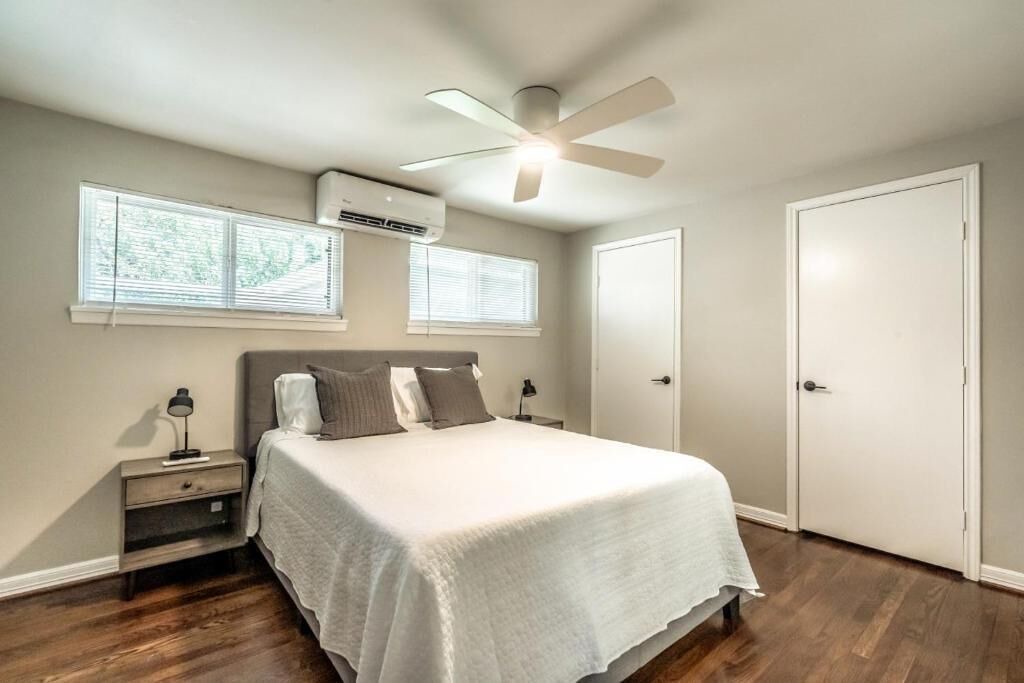 Photo of Bedroom in Neartown