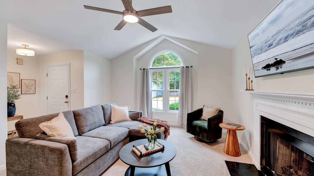 Photo of Livingroom in Northwest Raleigh