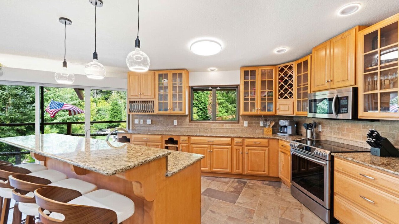 Photo of Kitchen in Saunders Lake