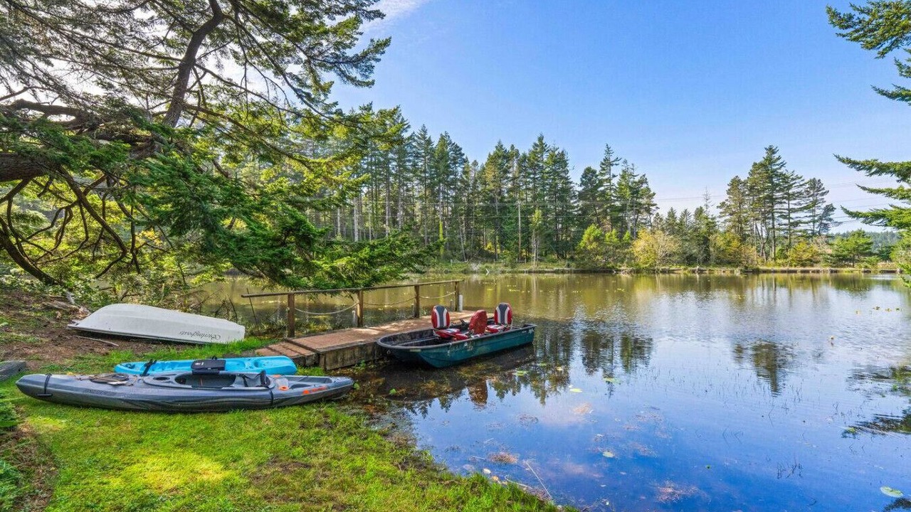 Photo of Others in Saunders Lake