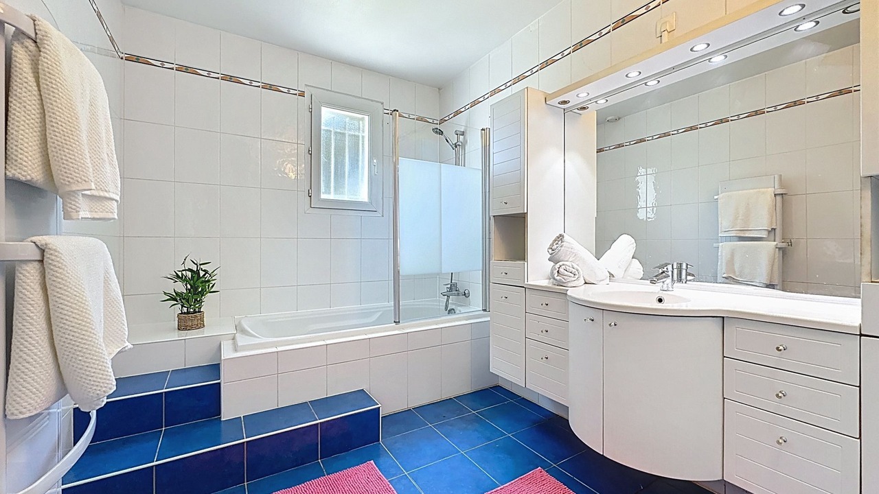 Photo of Bathroom in Pornic