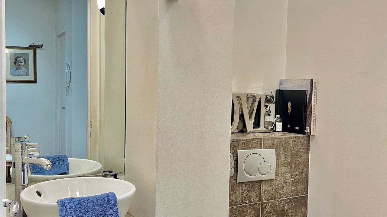 Photo of Bathroom in Neuilly-sur-Seine