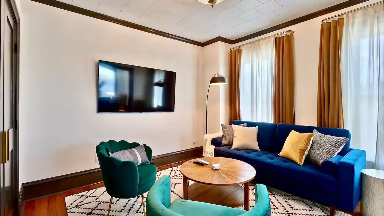 Photo of Livingroom in Burlington