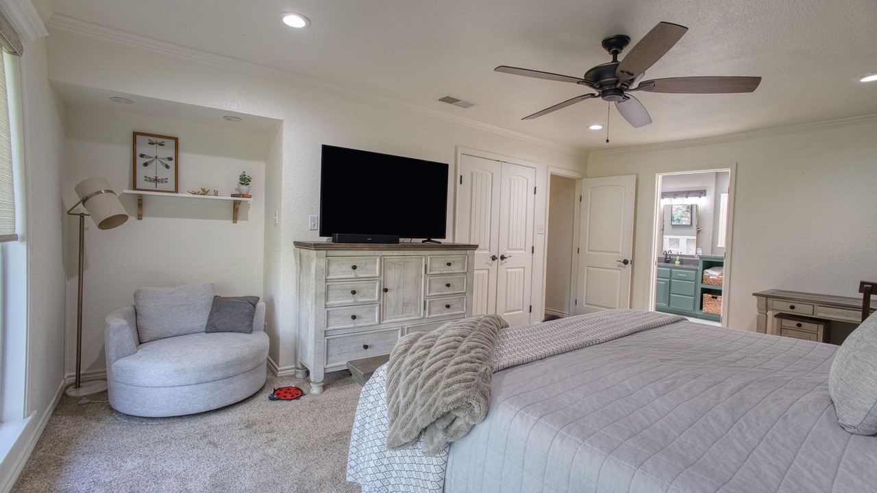 Photo of Bedroom in Lake Brownwood