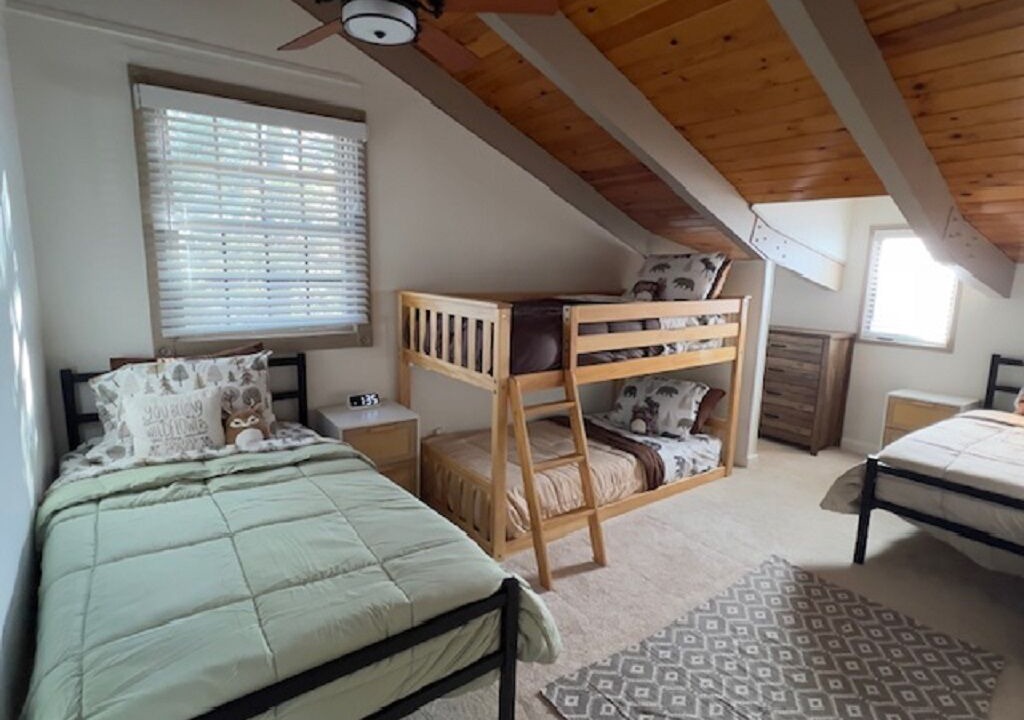 Photo of Bedroom in Running Springs