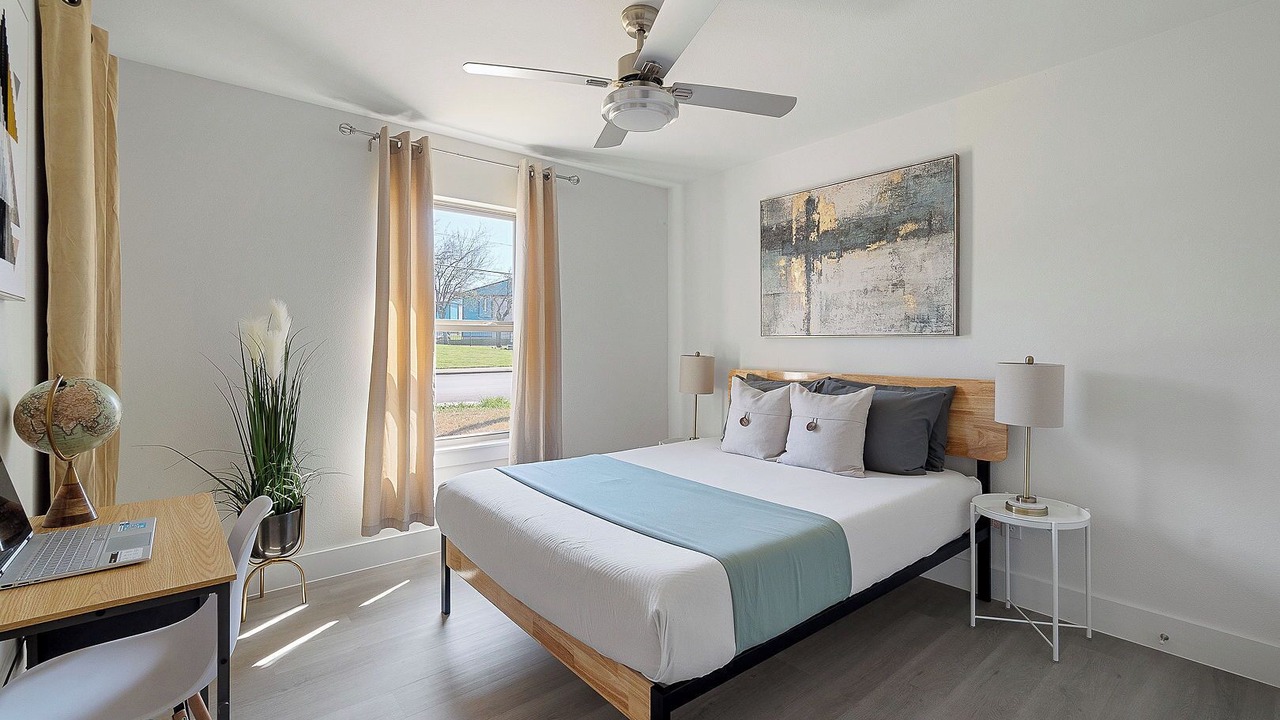 Photo of Bedroom in Oak Cliff