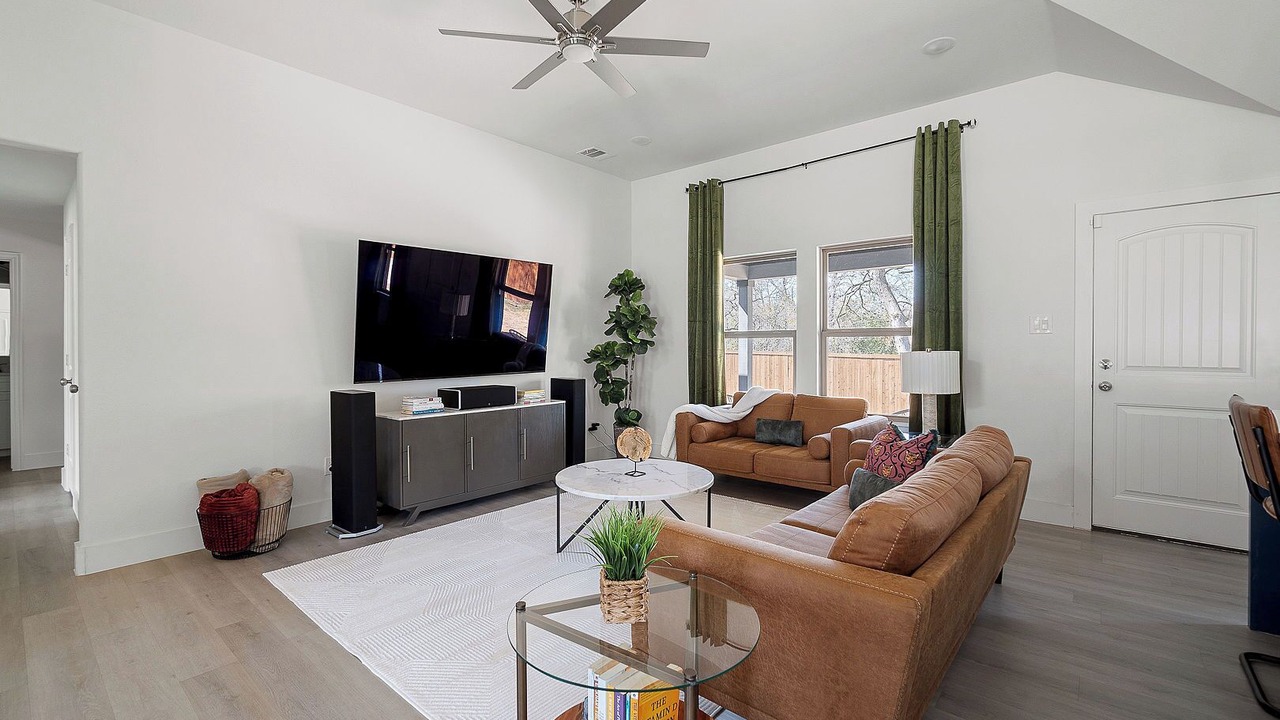 Photo of Livingroom in Oak Cliff
