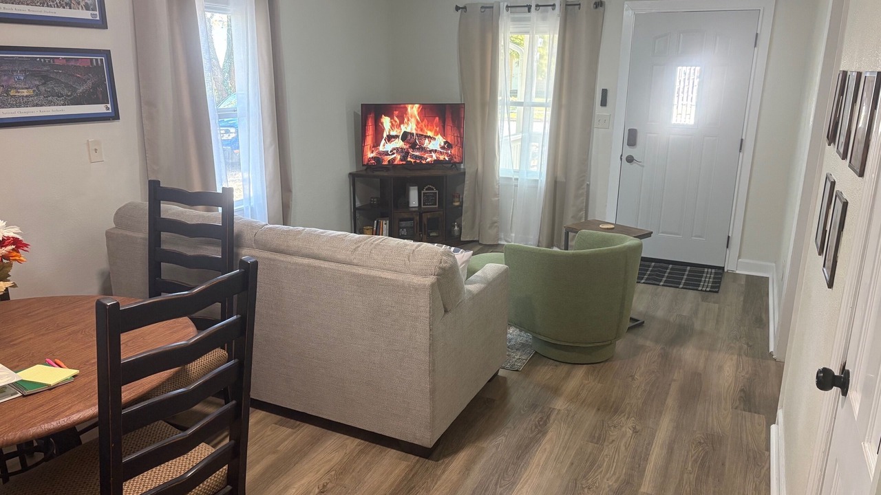 Photo of Livingroom in Lawrence