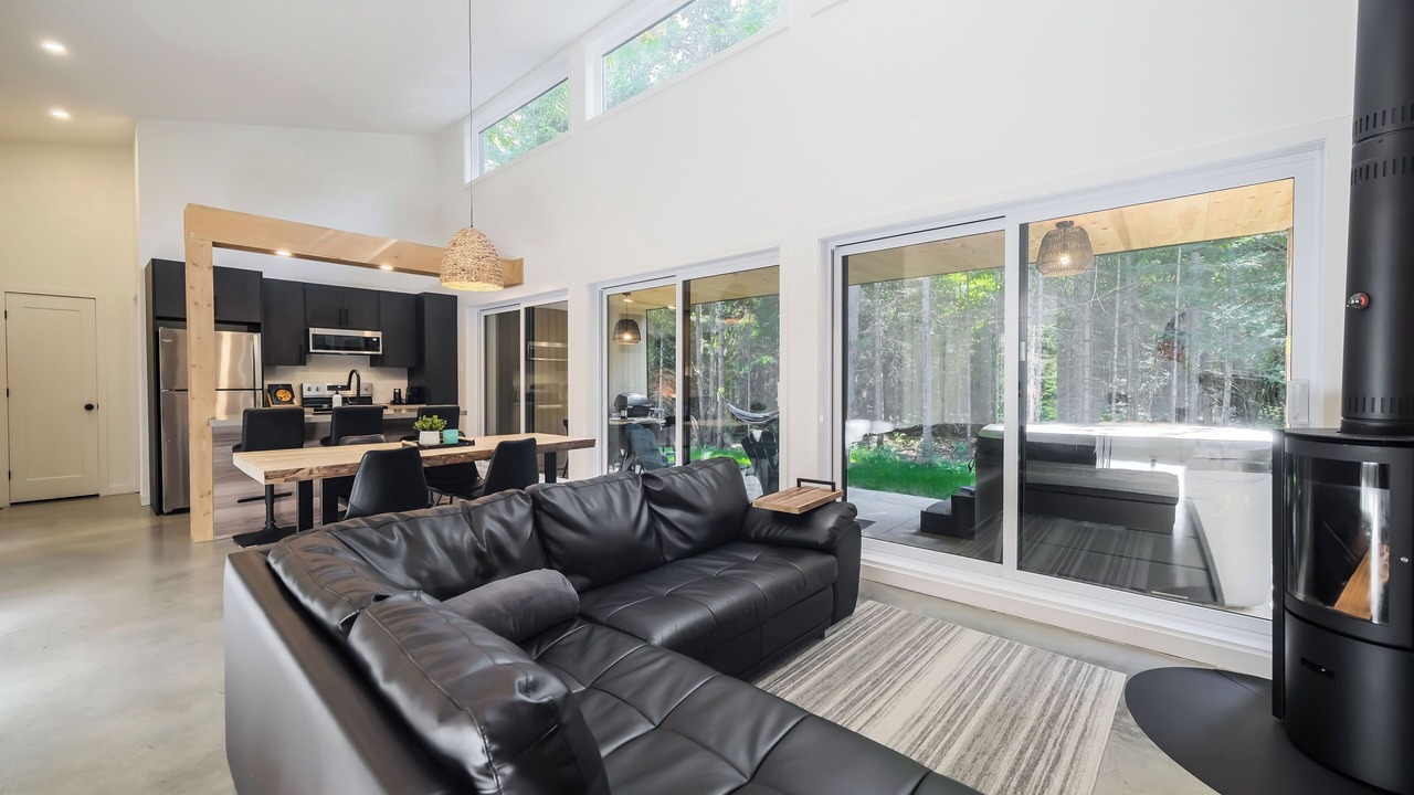 Photo of Livingroom in Notre-Dame-de-la-Merci