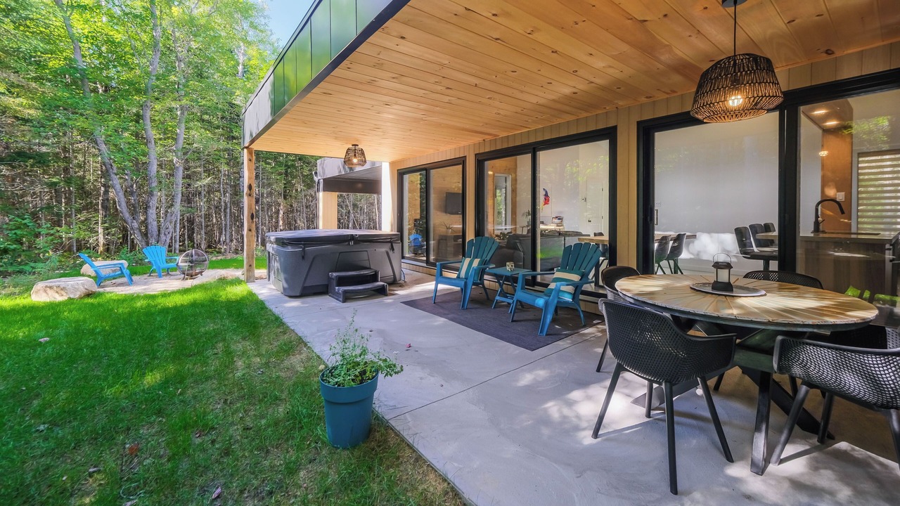 Photo of Outdoor in Notre-Dame-de-la-Merci