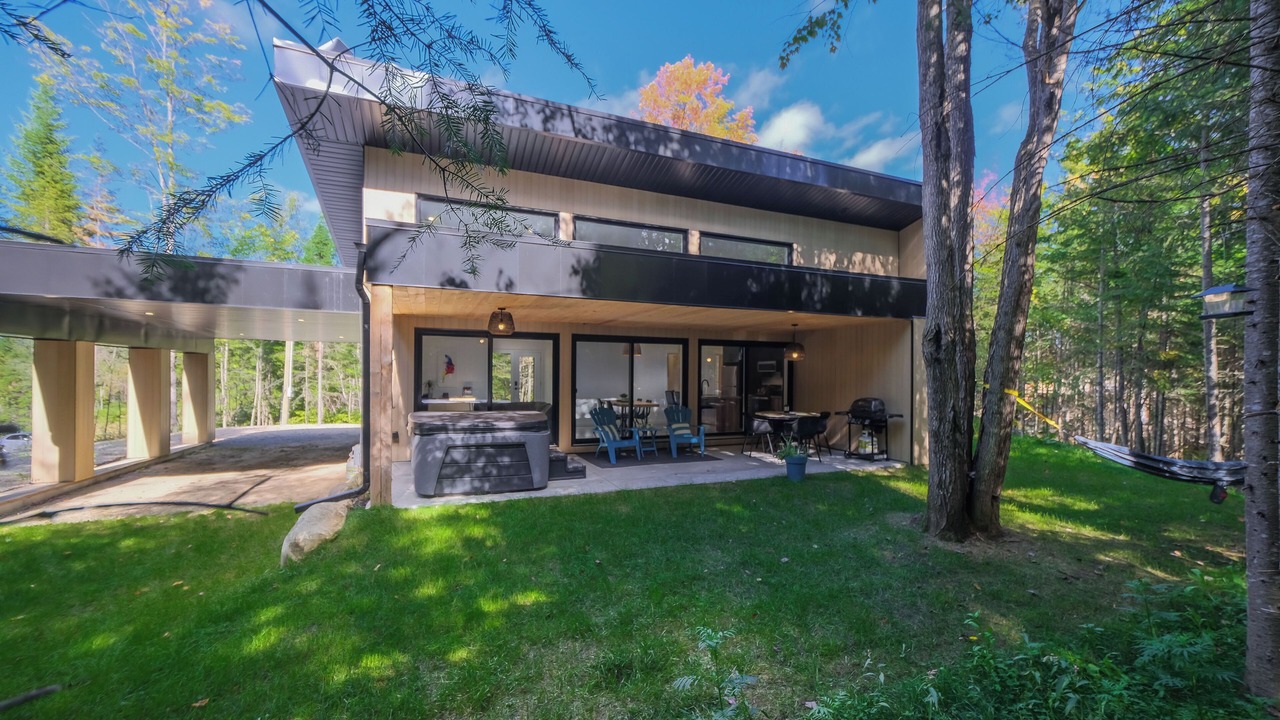 Photo of Outdoor in Notre-Dame-de-la-Merci