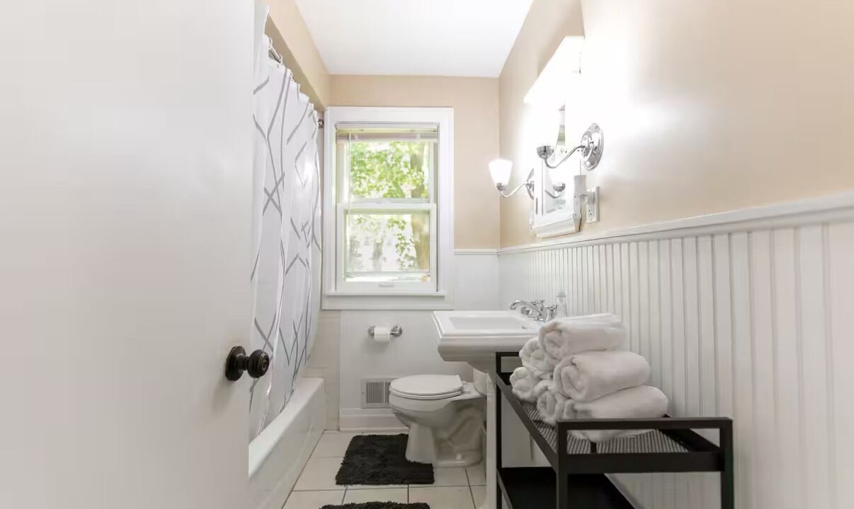 Photo of Bathroom in Diamond Lake