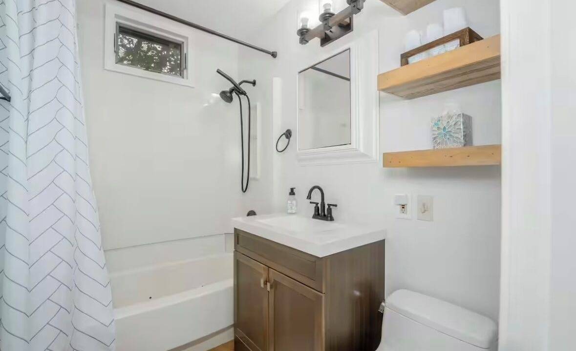 Photo of Bathroom in Shelbyville