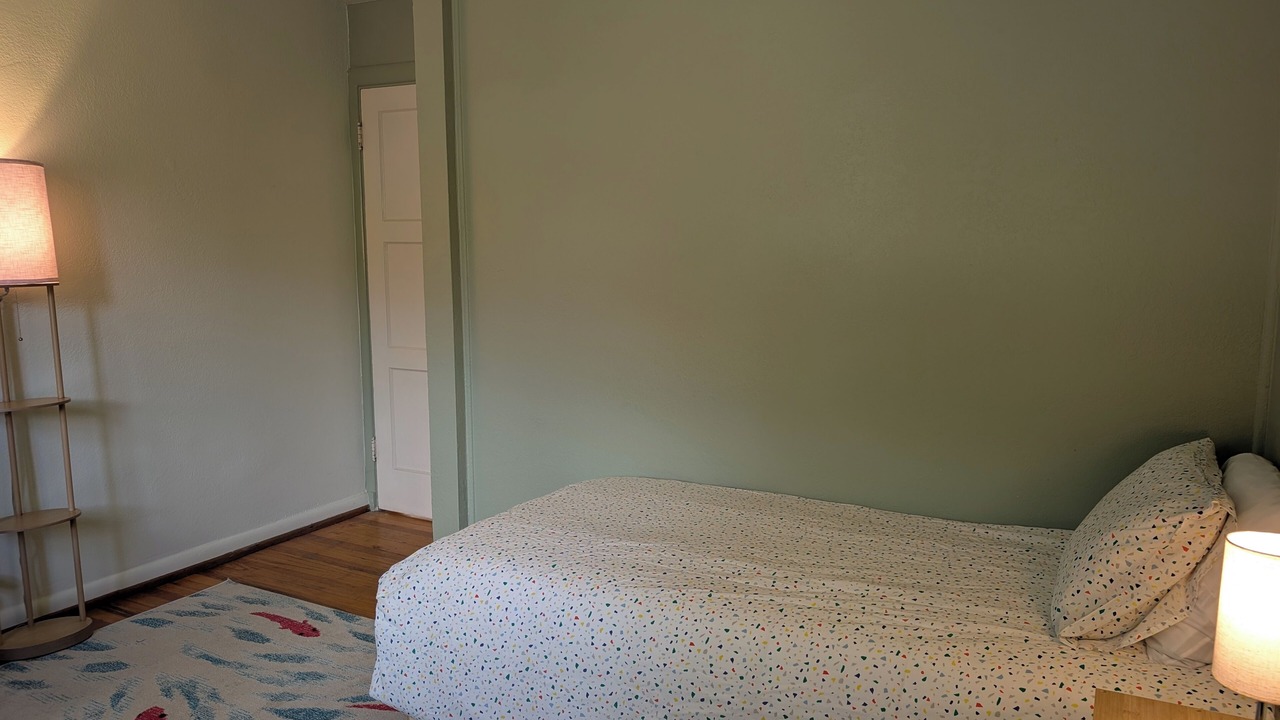 Photo of Bedroom in Los Alamos