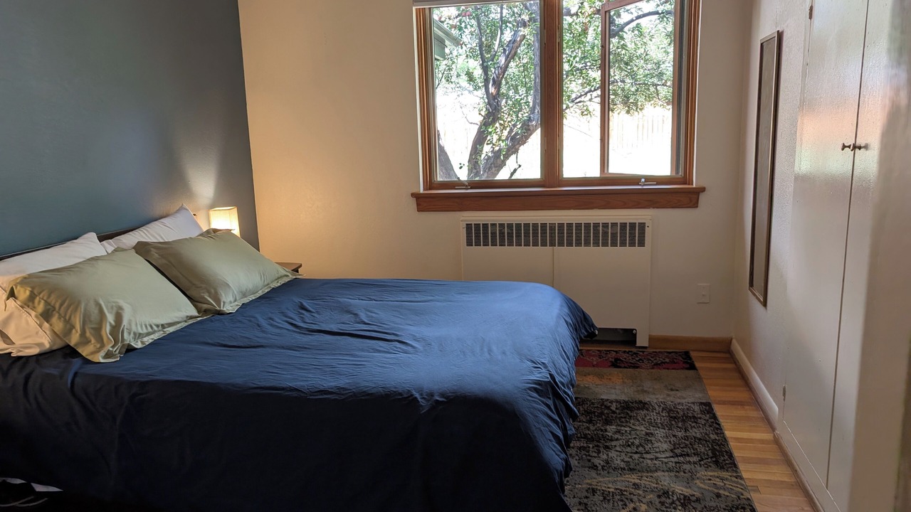 Photo of Bedroom in Los Alamos