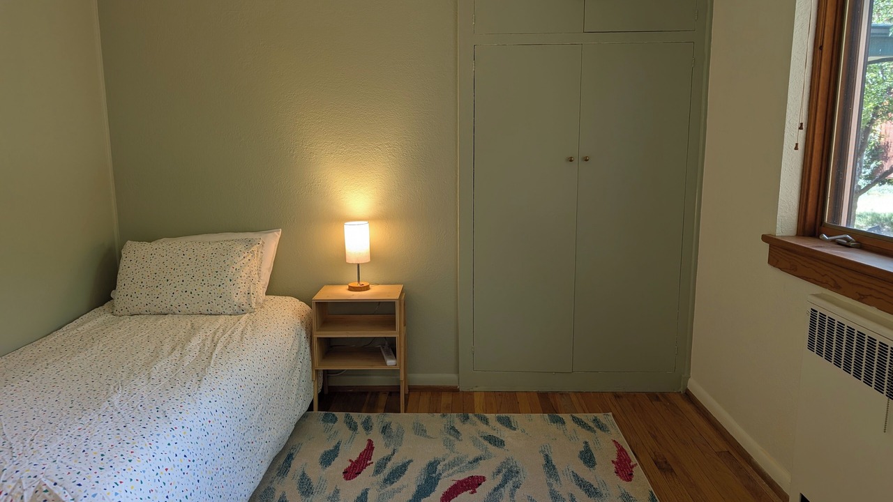 Photo of Bedroom in Los Alamos
