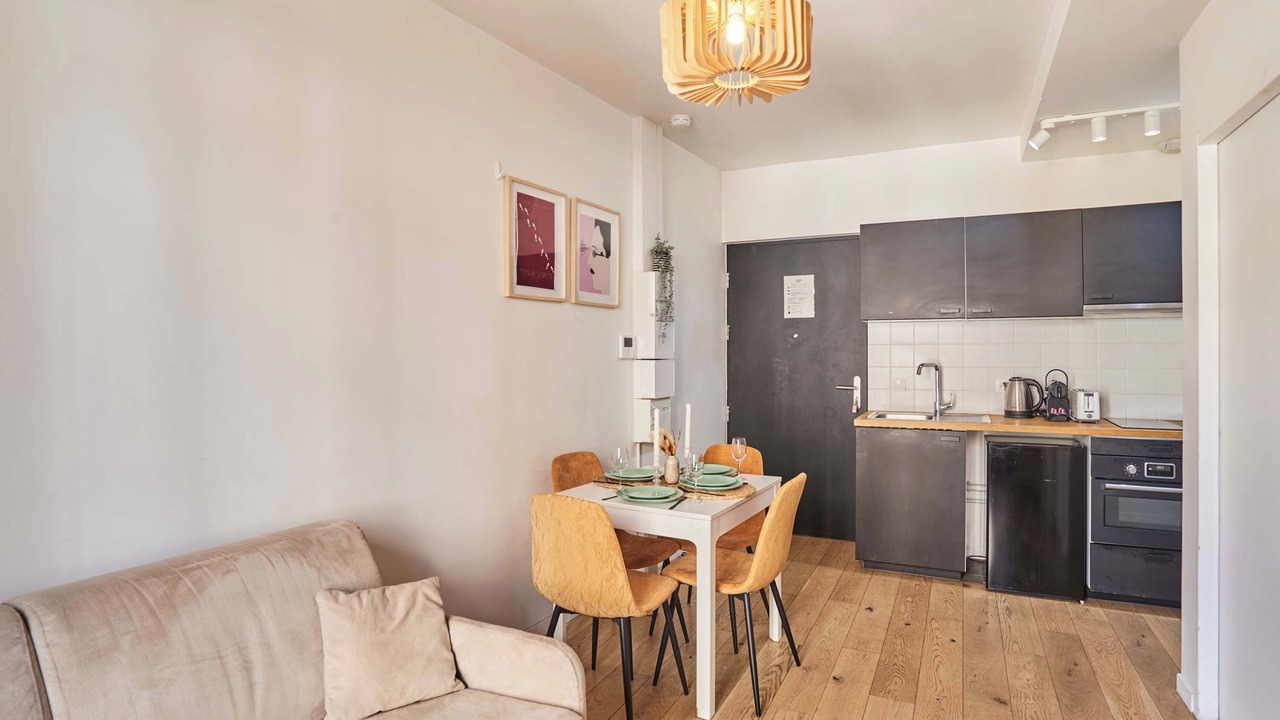 Photo of Others in Silly-Gallieni