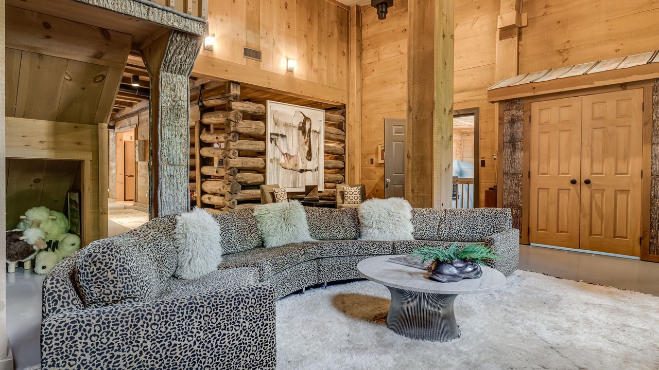 Photo of Livingroom in Weaverville