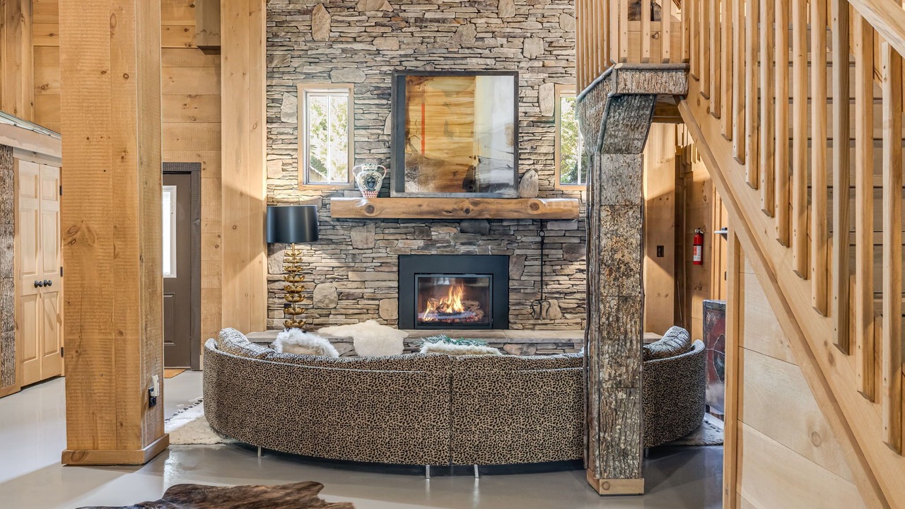 Photo of Livingroom in Weaverville