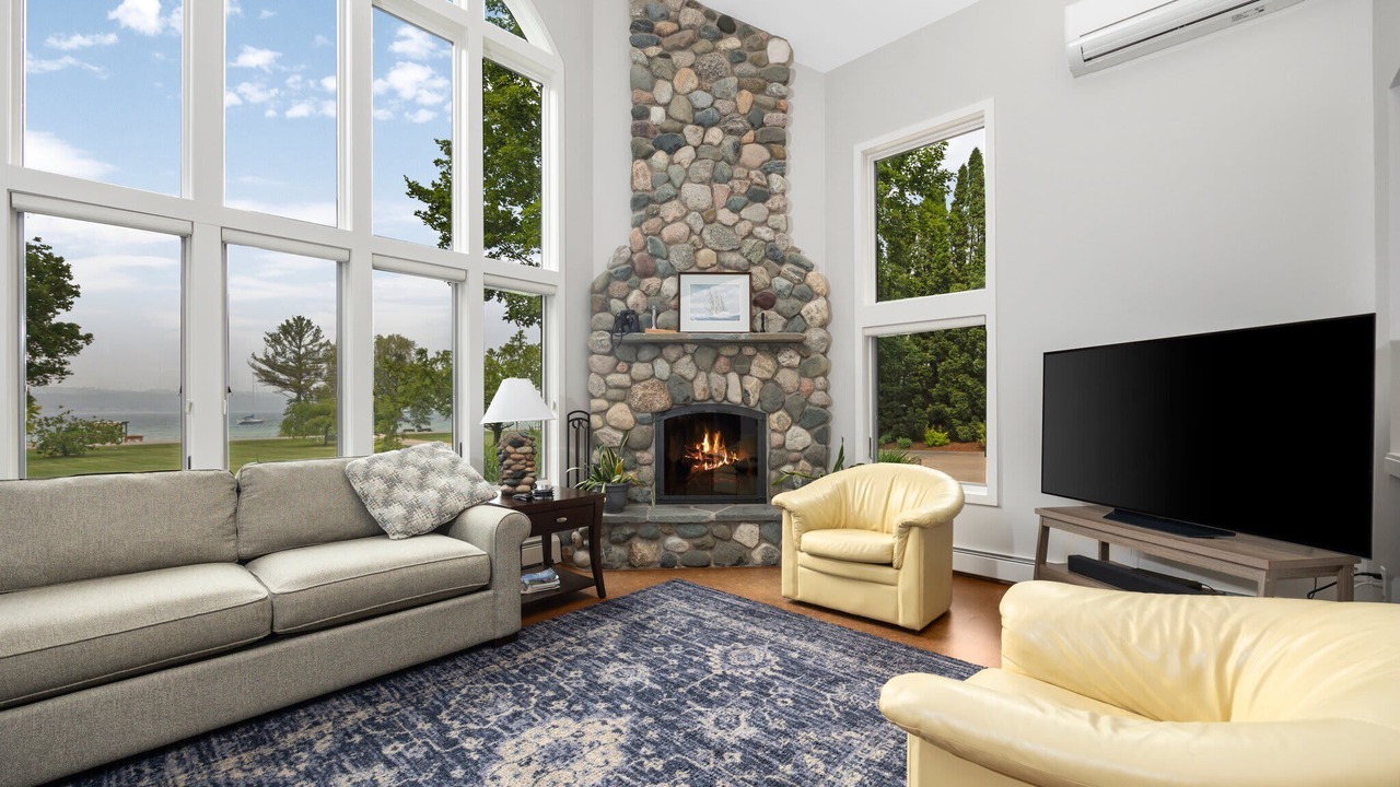 Photo of Livingroom in Suttons Bay