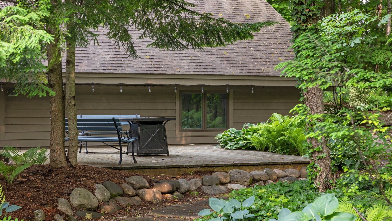 Photo of Patio Balcony in Suttons Bay