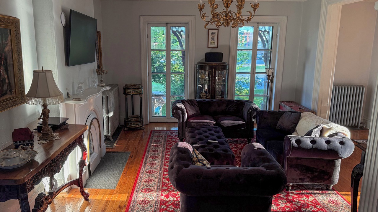 Photo of Livingroom in Seneca Falls