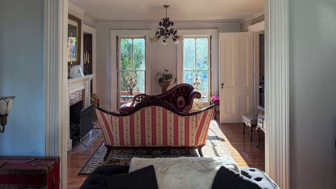 Photo of Livingroom in Seneca Falls