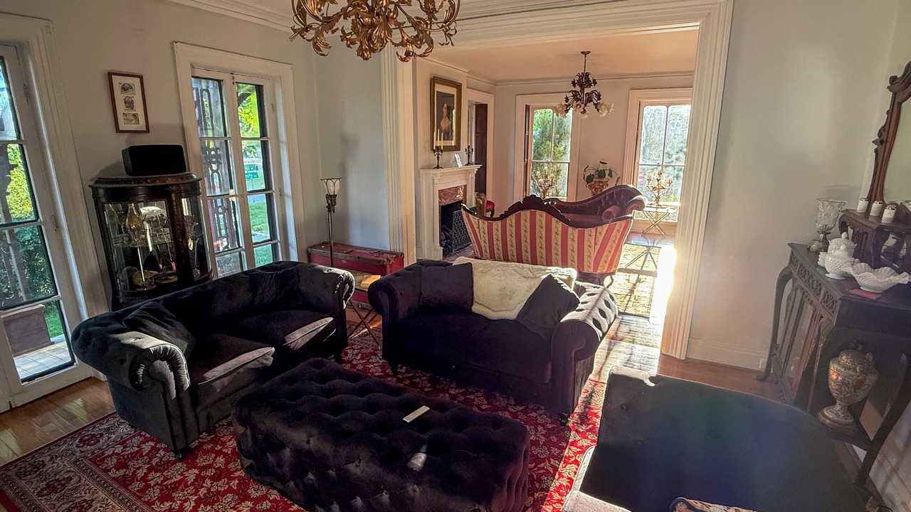 Photo of Livingroom in Seneca Falls