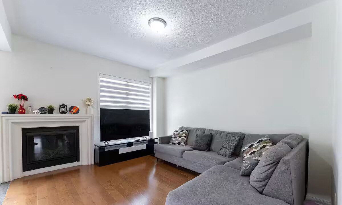 Photo of Livingroom in Brampton