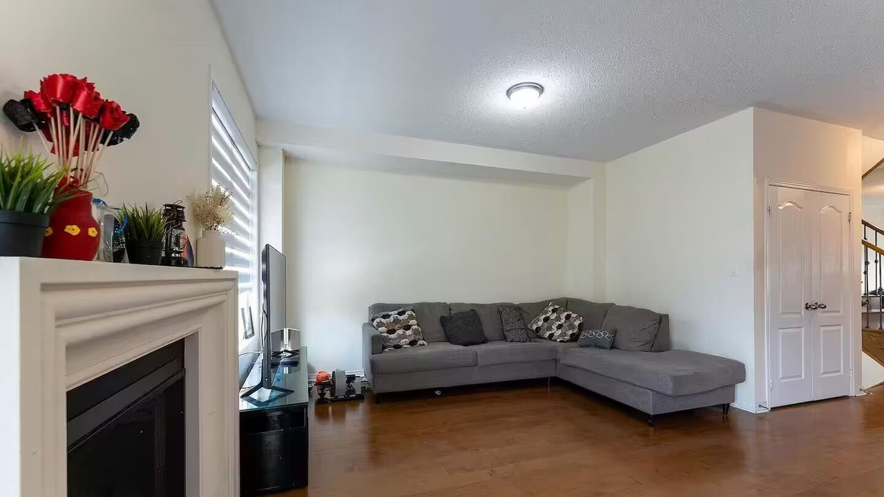 Photo of Livingroom in Brampton