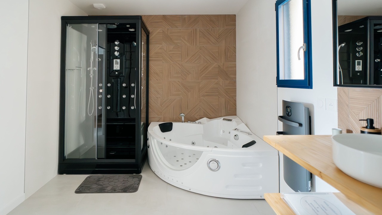 Photo of Bathroom in Dol-de-Bretagne