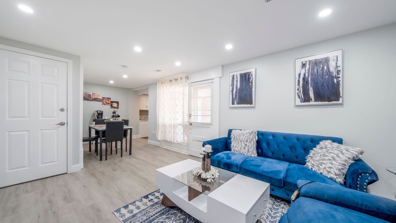 Photo of Livingroom in Hillandale