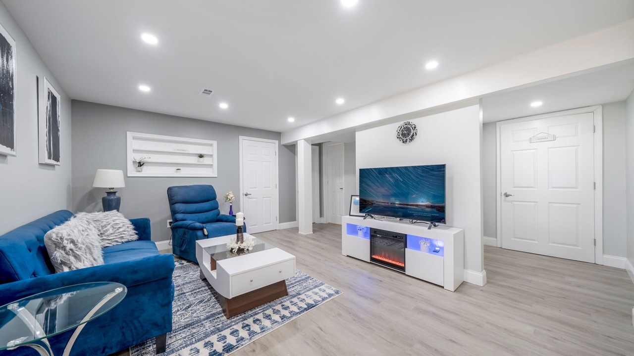 Photo of Livingroom in Hillandale