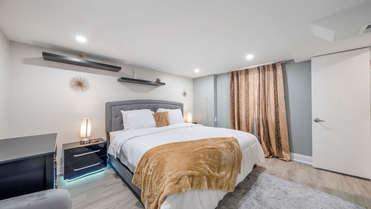 Photo of Bedroom in Hillandale