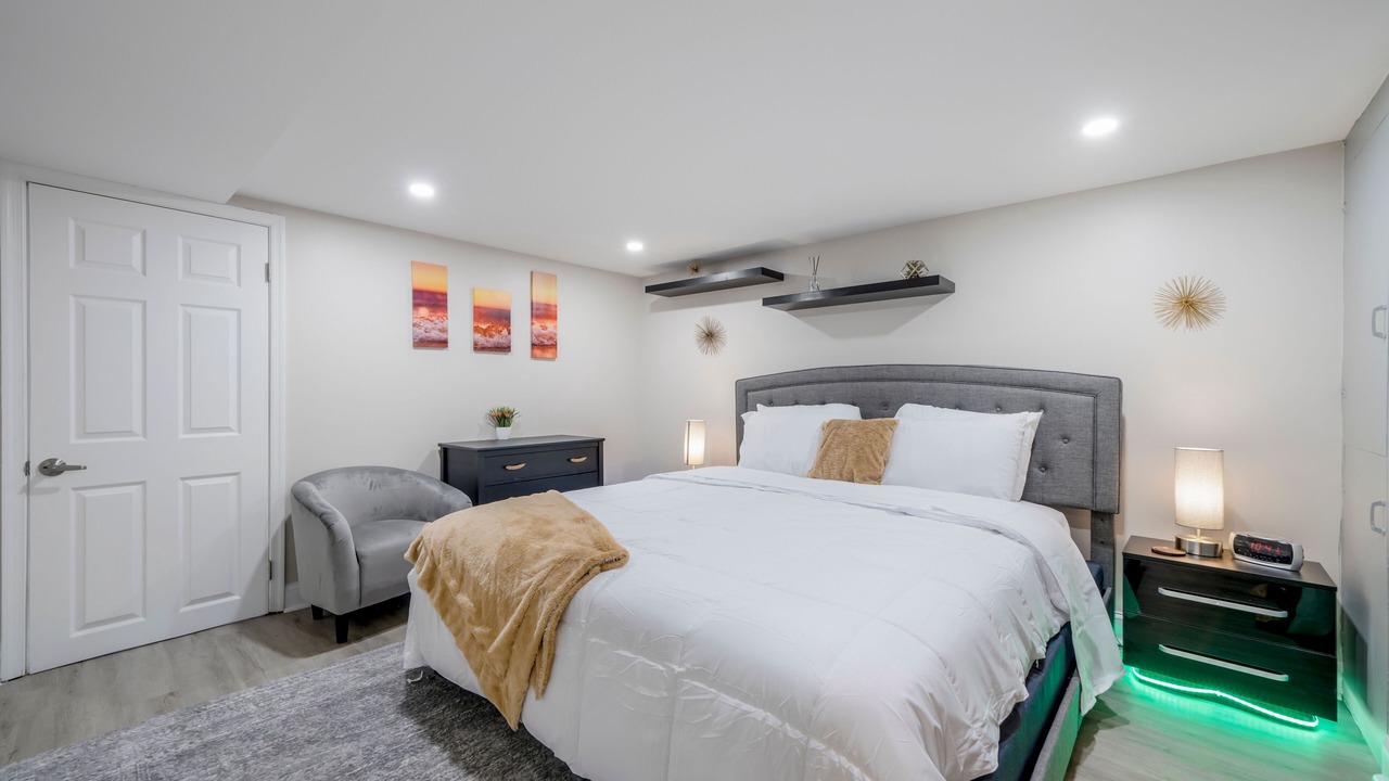 Photo of Bedroom in Hillandale