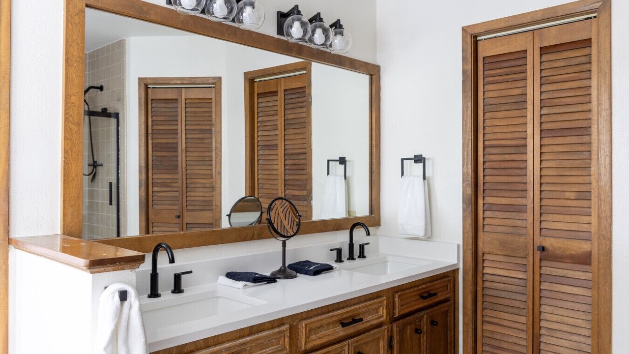 Photo of Bathroom in La Grange