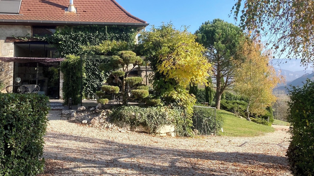 Photo of Outdoor in Gresin